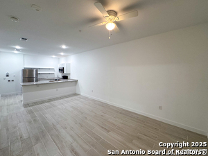 1503 E Southcross in San Antonio, TX - Foto de edificio - Building Photo