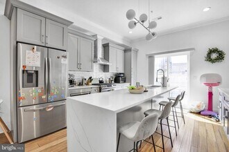 2604 Reed St in Philadelphia, PA - Building Photo - Building Photo