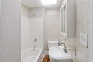 1 Felton St in Hudson, MA - Building Photo