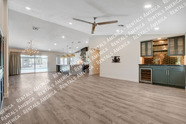 6841 N Bienville St in Las Vegas, NV - Building Photo - Building Photo