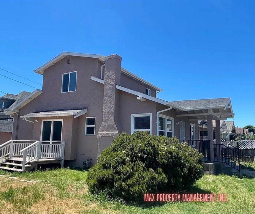 5483 Wadean Pl in Oakland, CA - Building Photo