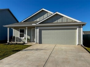 429 Monsoon Dr in Lockhart, TX - Building Photo - Building Photo