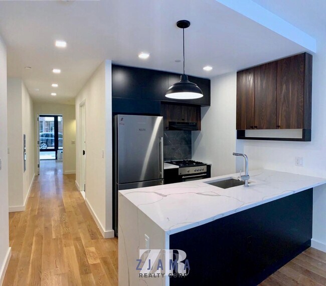 property at 25 E 19th St