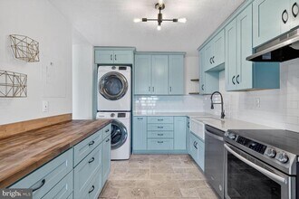 307 Yoakum Pkwy in Alexandria, VA - Building Photo - Building Photo