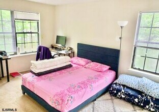 118 Sussex Pl in Absecon, NJ - Building Photo - Building Photo