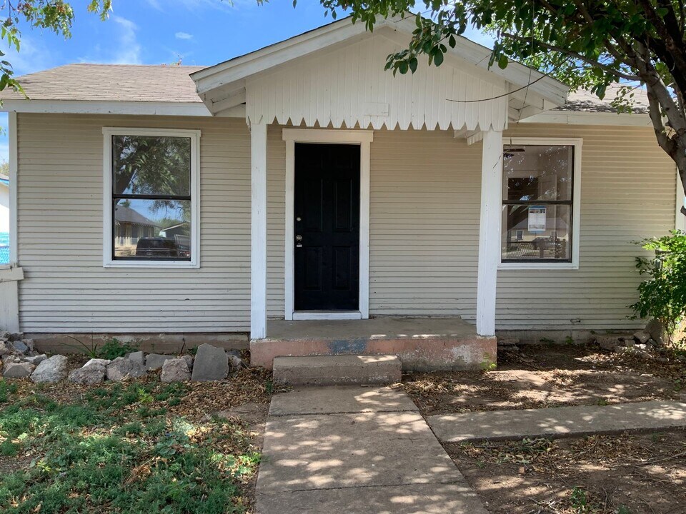 611 S Alabama St in Amarillo, TX - Building Photo