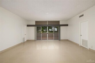 2200 S 10th St in McAllen, TX - Building Photo - Building Photo