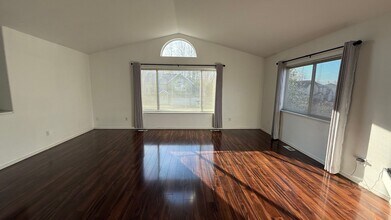 4100 Scenic View Dr in Anchorage, AK - Building Photo - Building Photo