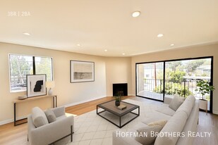 11941 Weddington St in Los Angeles, CA - Building Photo