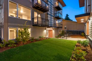 1925 S I St, Unit B103 in Tacoma, WA - Building Photo