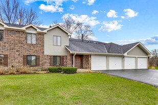 961 Cumberland Ct in Roselle, IL - Building Photo