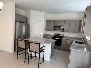 317 Sunbrook Dr in Groveland, FL - Building Photo - Building Photo