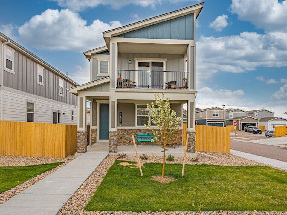 7607 Sun Shimmer View in Colorado Springs, CO - Building Photo