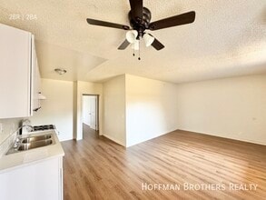 15552 Nordhoff St in Los Angeles, CA - Foto de edificio - Building Photo