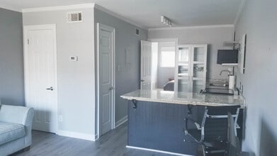 253 Hayden Rd, Unit 254 in Tallahassee, FL - Building Photo - Building Photo