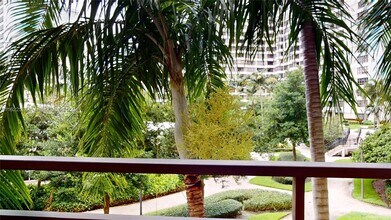 2500 Parkview Dr in Hallandale Beach, FL - Building Photo - Building Photo