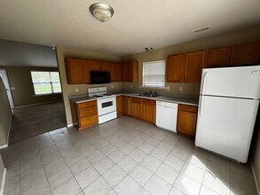 460 Chris Dr in Columbia, MO - Building Photo - Building Photo