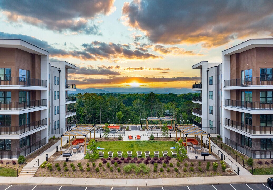 Ellison at the Preserve in Asheville, NC - Foto de edificio