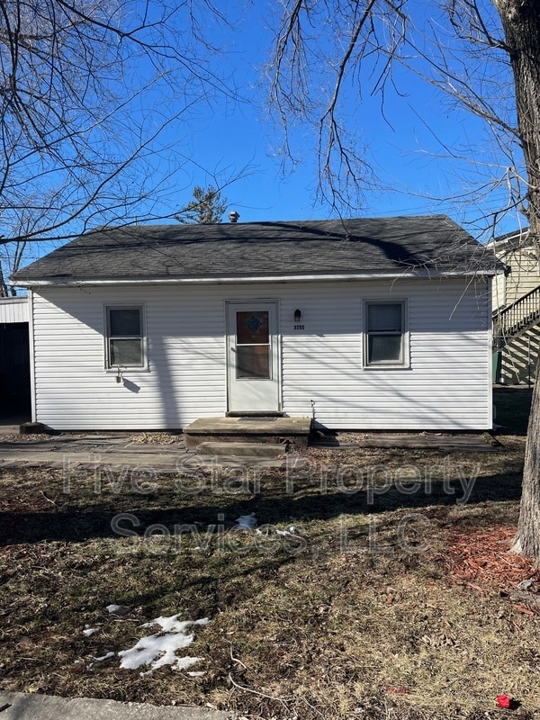 property at 730 N Dirksen Pkwy