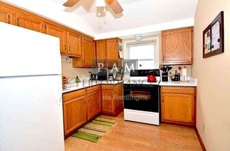 6747 Hillside Ln in Wauwatosa, WI - Building Photo - Building Photo