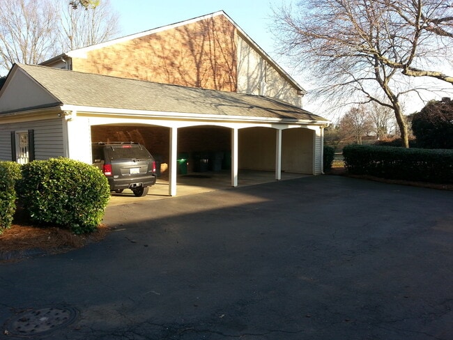 7041 Quail Hill Rd in Charlotte, NC - Building Photo - Building Photo