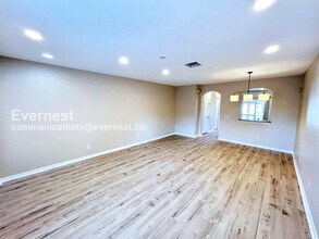 16351 Swan View Cir in Odessa, FL - Foto de edificio - Building Photo