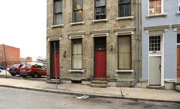 311 E 13th St in Cincinnati, OH - Foto de edificio - Building Photo
