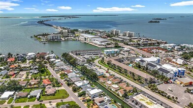 572 Baywood Dr N in Dunedin, FL - Building Photo - Building Photo