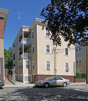 141 Spring St in Cambridge, MA - Building Photo