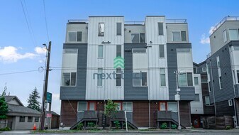 8009 15th Ave NW in Seattle, WA - Building Photo