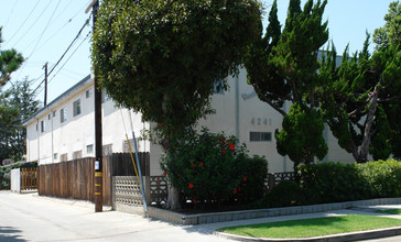 4241 McLaughlin Ave in Los Angeles, CA - Building Photo - Building Photo