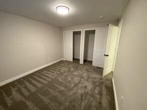 75 N 100 E, Unit B in Salem, UT - Foto de edificio - Building Photo