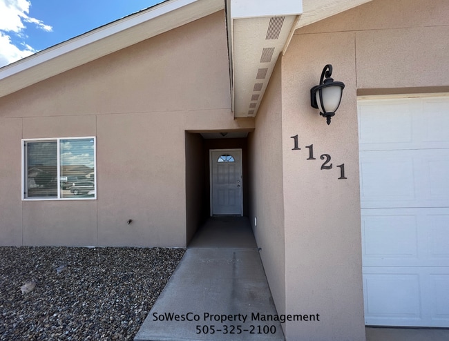 1121 W Little Rabbit Dr in Farmington, NM - Building Photo - Building Photo