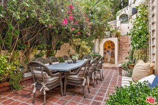 175 W Channel Rd in Santa Monica, CA - Building Photo