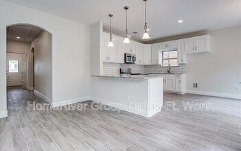 2617 Ripple Rd in Dallas, TX - Building Photo - Building Photo