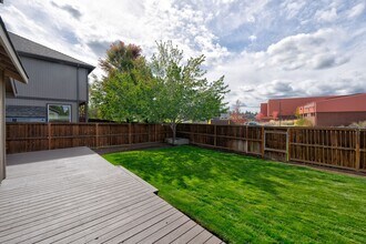 61167 Cone Flower St in Bend, OR - Building Photo - Building Photo