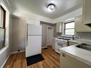 695 Hill St in Dubuque, IA - Building Photo - Building Photo