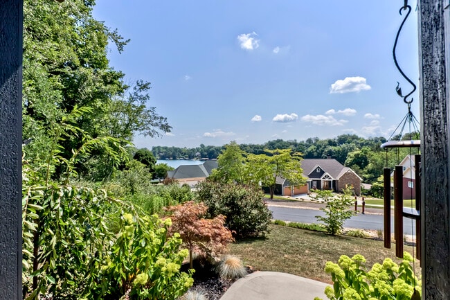 161 Inagehi Way in Loudon, TN - Building Photo - Building Photo
