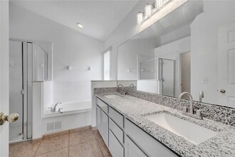2422 Black Powder Ln in Kissimmee, FL - Building Photo - Building Photo