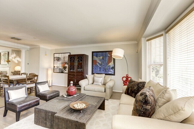 5742 Governors Pond Cir in Alexandria, VA - Building Photo - Building Photo