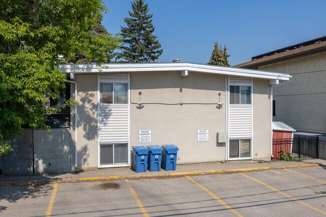 619 67 Av SW in Calgary, AB - Building Photo - Building Photo