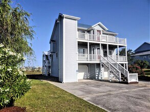 158 Big Hammock Point Rd in Sneads Ferry, NC - Building Photo - Building Photo