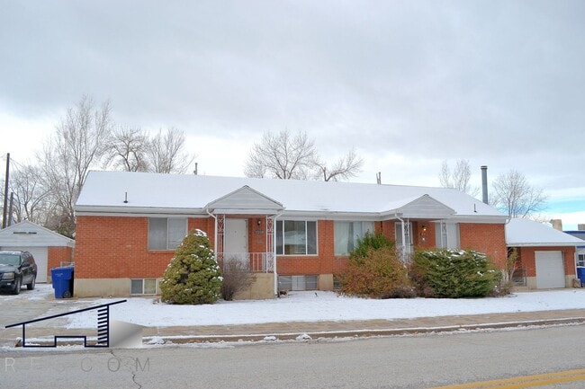 property at 3725 Quincy Ave