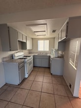 11200 Vintage Rd in Adelanto, CA - Building Photo - Building Photo