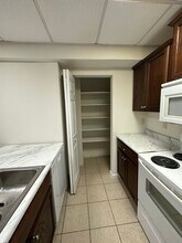 811 W Springfield Ave in Champaign, IL - Building Photo - Building Photo