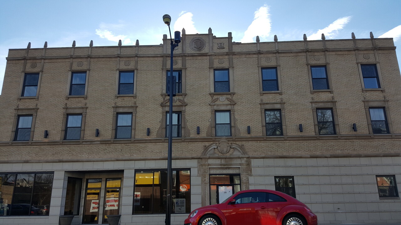 1409 W Diversey Pkwy in Chicago, IL - Building Photo