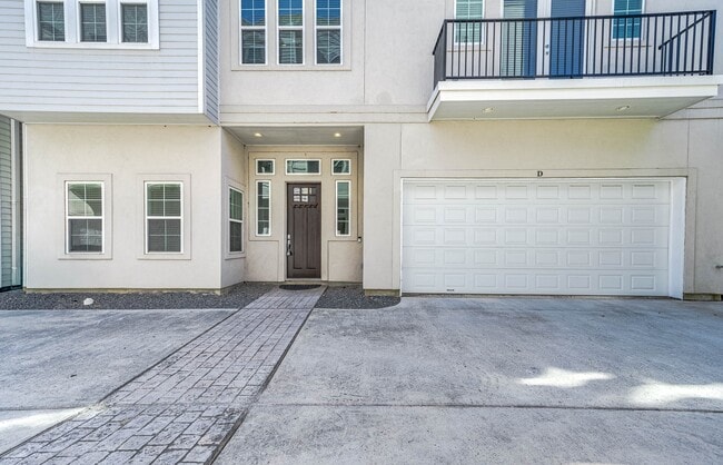 property at 925 W 23rd St
