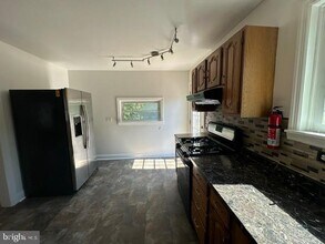 106 Pine St in Moorestown, NJ - Building Photo - Building Photo