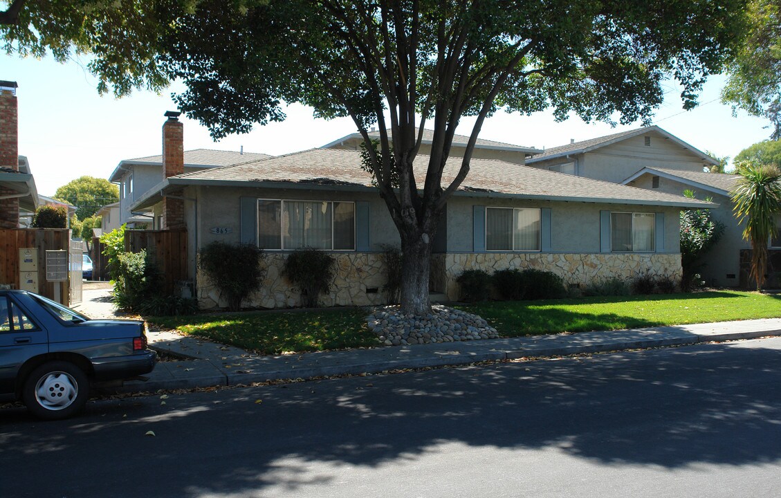 865 Burbank Dr in Santa Clara, CA - Building Photo