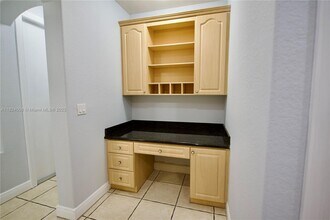 2841 Poinciana Cir in Hollywood, FL - Building Photo - Building Photo